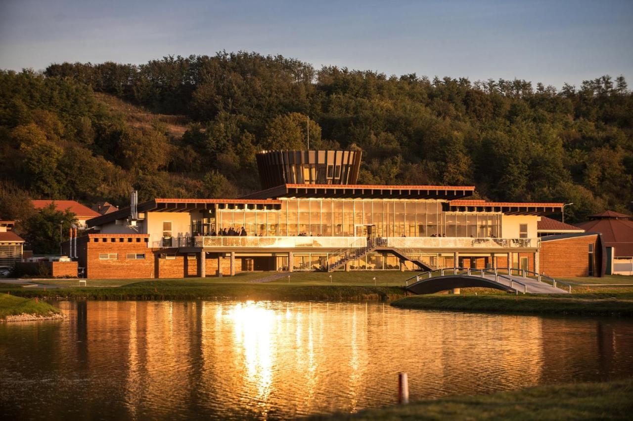 Theodora Golf Club Hotel Gyulafehérvár Kültér fotó