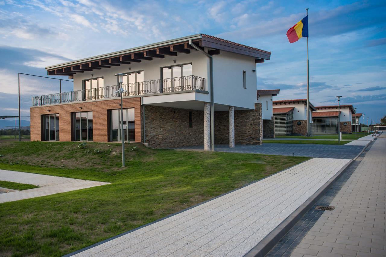 Theodora Golf Club Hotel Gyulafehérvár Kültér fotó